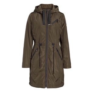 Tahari Tiffany raincoat XS